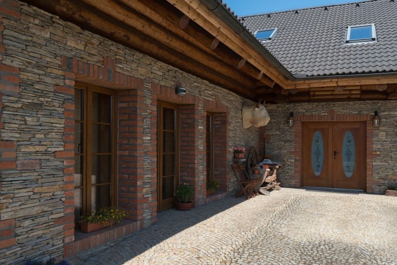 srub-a-ranc-Appaloosa-prizemi