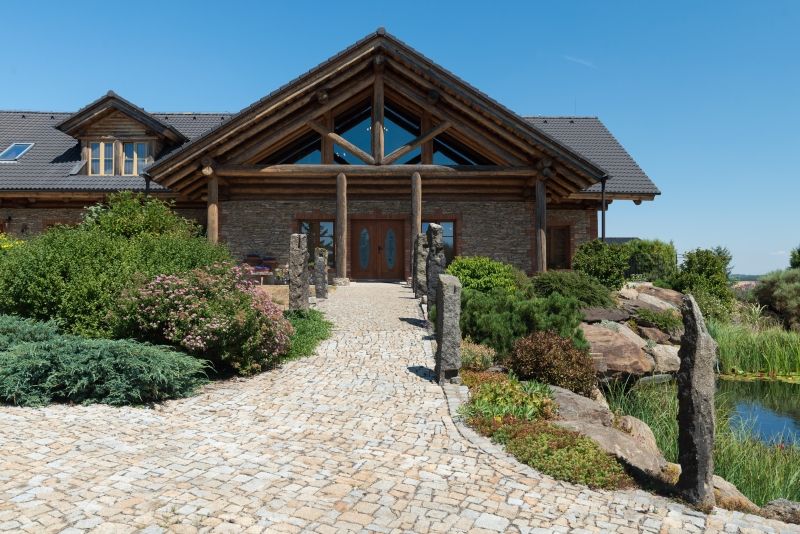 srub-a-ranc-Appaloosa-vchodove-dvere