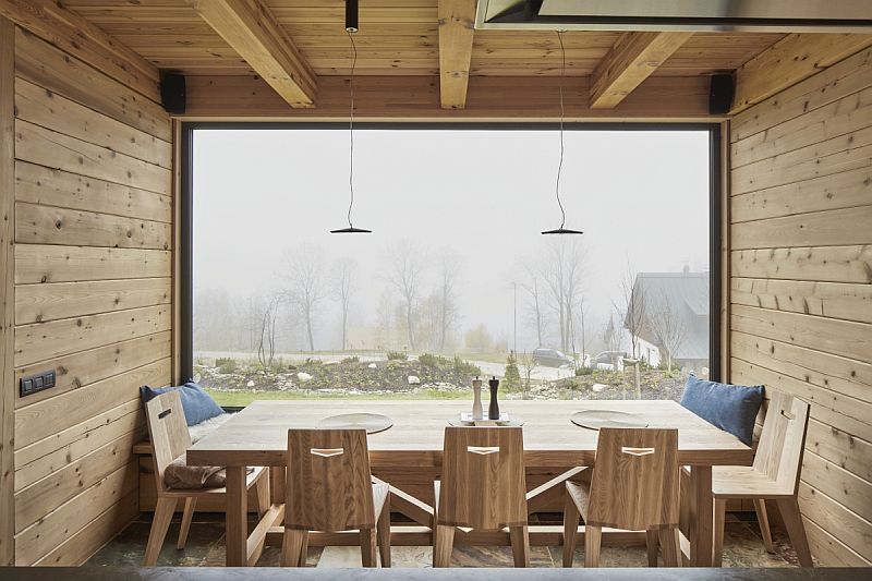 moderni-cedrova-roubenka-pohled-z-jidelniho-koutu