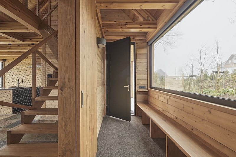 moderni-cedrova-roubenka-zadveri