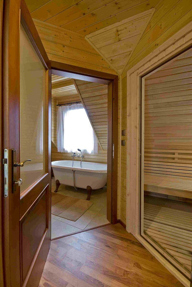 kanadsky-srub-interier-chodba