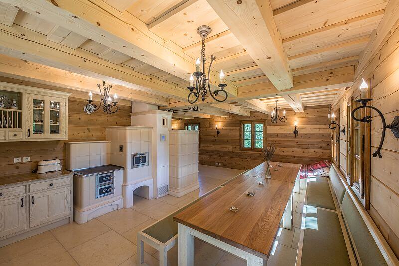 roubenka-z-cedru-hlavni-obytny-prostor