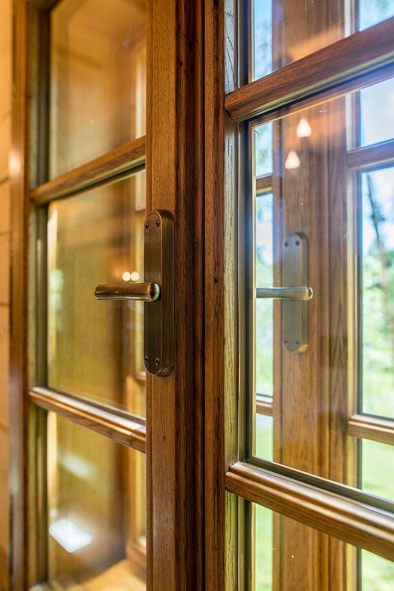 roubenka-z-cedru-okna