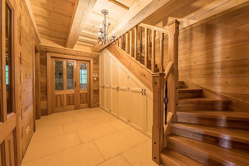 roubenka-z-cedru-schodiste