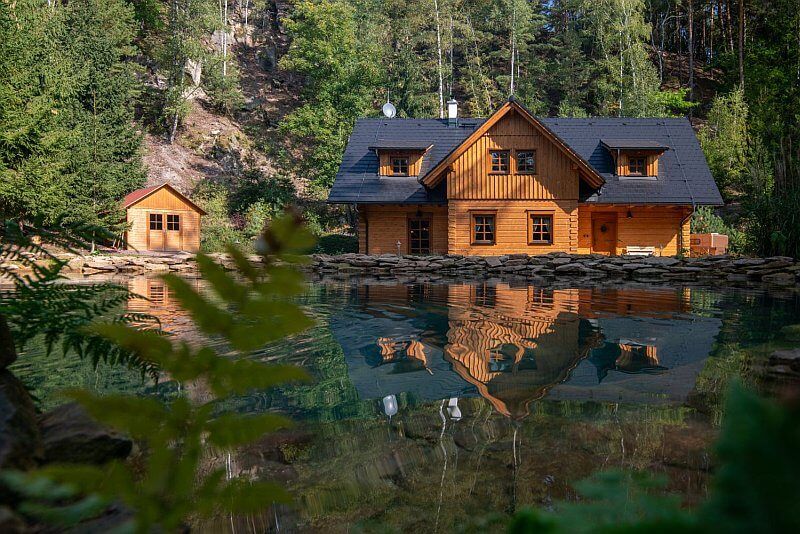 DrevoaStavby.cz Masivní roubenka Haniš srubové domy s.r.o DrevoaStavby.cz Masivní roubenka Haniš srubové domy s.r.o