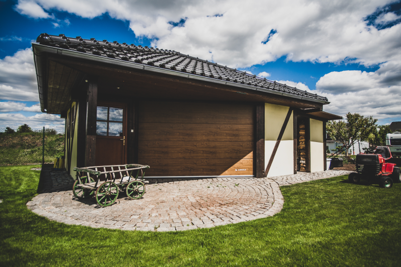 DrevoaStavby.cz | Kvalitní garážová vrata LOMAX DrevoaStavby.cz | Kvalitní garážová vrata LOMAX