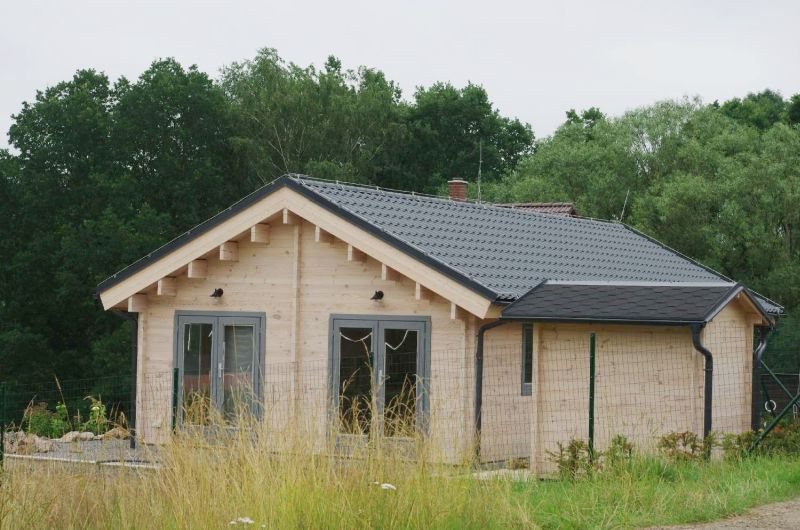 DrevoaStavby.cz | Montovaná dřevěná chata Anica Pineca.cz DrevoaStavby.cz | Montovaná dřevěná chata Anica Pineca.cz