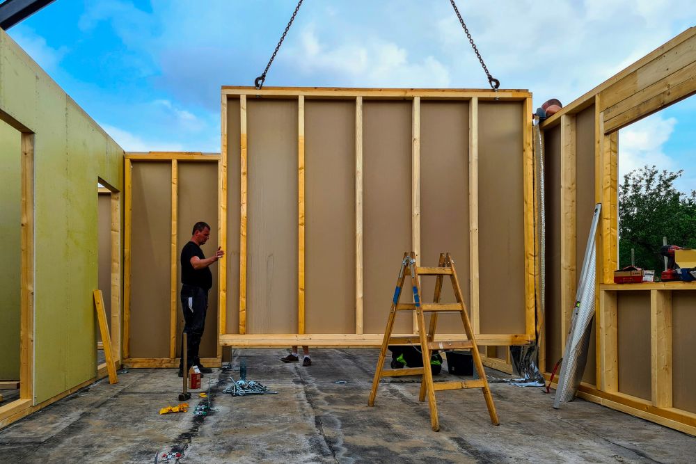 Výstavba developersk&eacute;ho projektu dřevostaveb | DOMY Lešany, Smart stavby