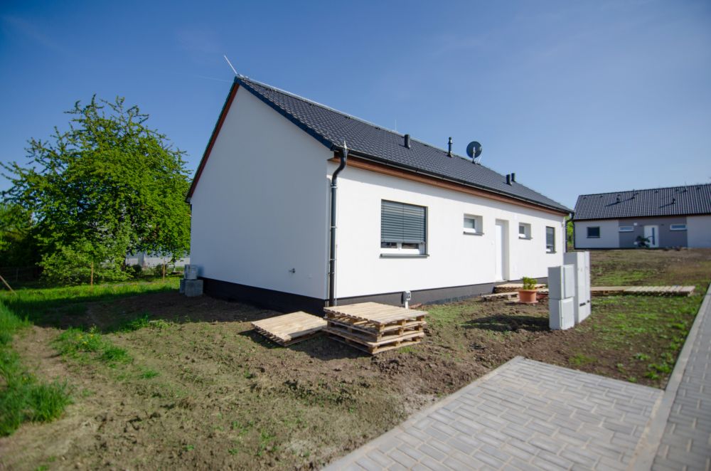 Výstavba developersk&eacute;ho projektu dřevostaveb | DOMY Lešany, Smart stavby