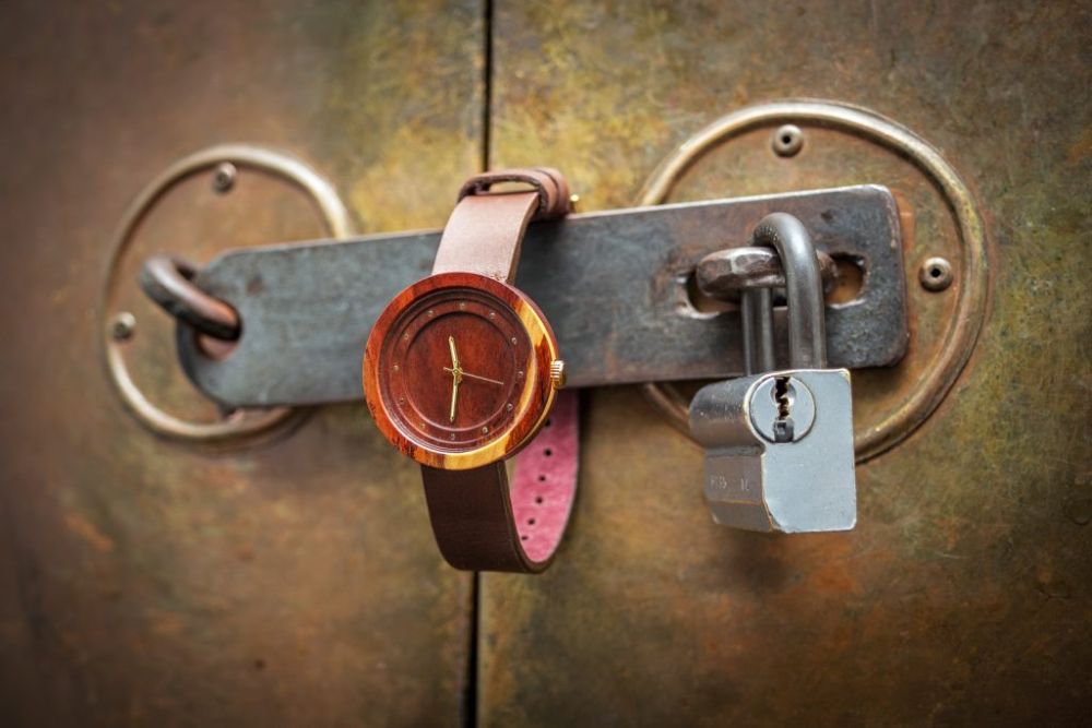 KATYBA dřevěné hodinky KATYBA dřevěné hodinky