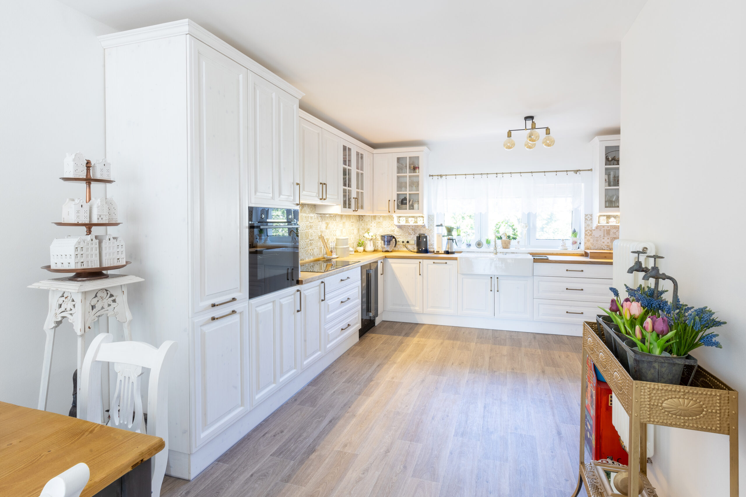 DrevoaStavby.cz Masivní kuchyně na míru UNIS-N DrevoaStavby.cz Masivní kuchyně na míru UNIS-N v bílém provedení 2