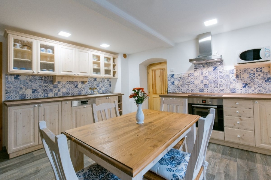 DrevoaStavby.cz Masivní kuchyně na míru UNIS-N DrevoaStavby.cz Masivní kuchyně na míru UNIS-N