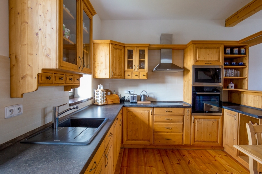 DrevoaStavby.cz Masivní kuchyně na míru UNIS-N DrevoaStavby.cz Masivní kuchyně na míru UNIS-N