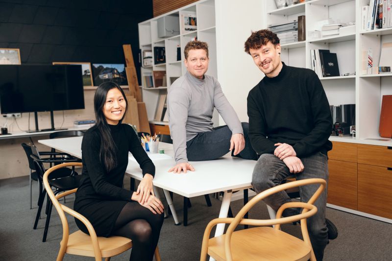 Salon drevostaveb architekti z atelieru Prodesi _ Domesi_ Ing. arch. Thu Ha Matouskova, Ing. arch. Michael Silar a Ing. arch. Michal Kotlas