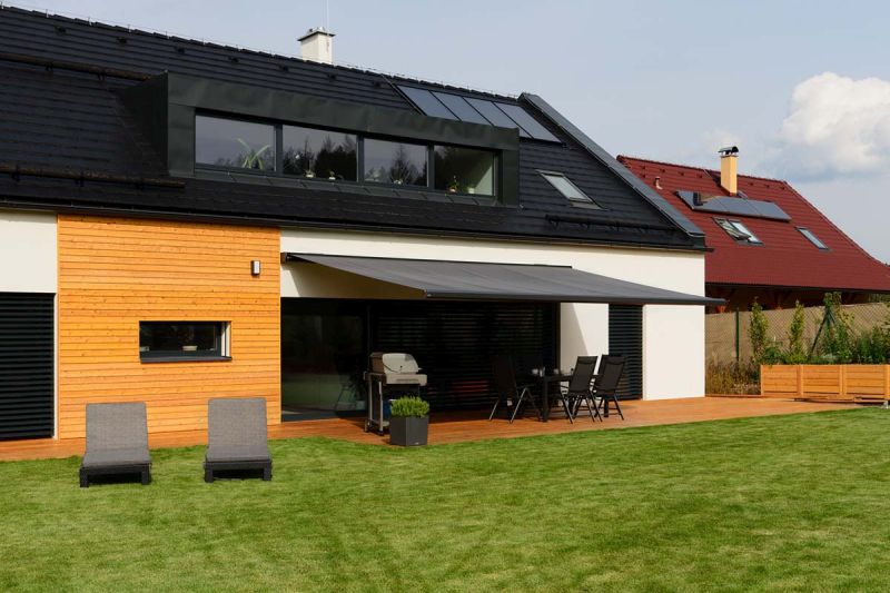 Markýza je nanápadný stínicí prvek s vynikající schopností poskytovat stín na velké ploše