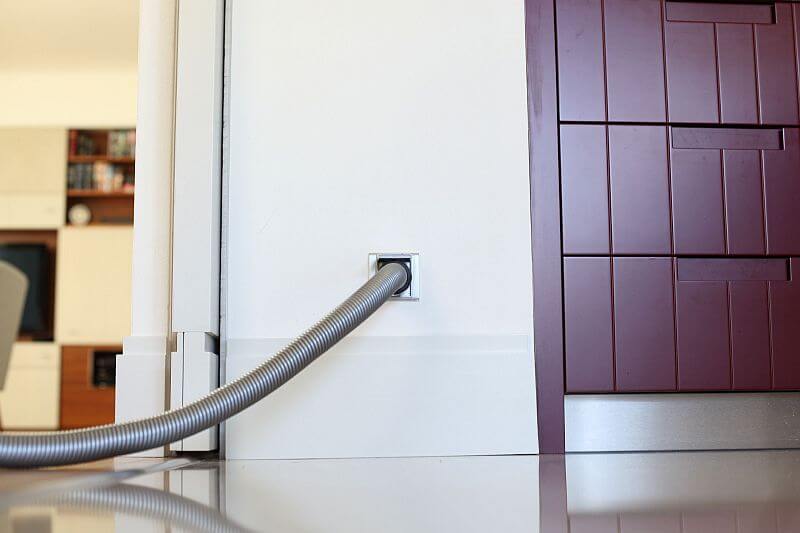 Centralni-vysavac-Condovac-660-umisteni-ve-stene