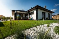 Z patrového bytu do individuálně navrženého domu za 4 měsíce