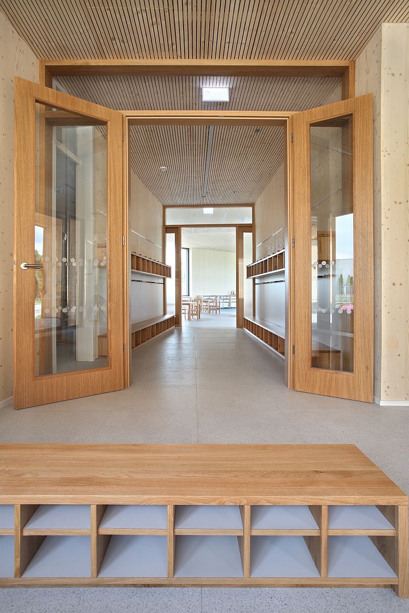 MŠ-Všetaty-pohled-z-chodby