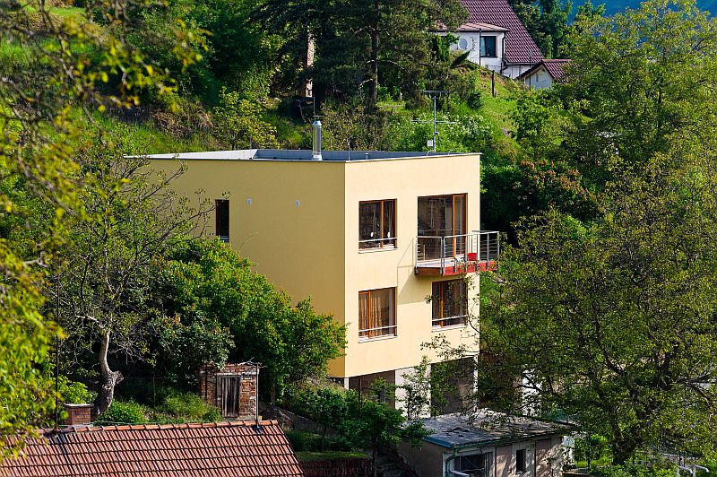 archteam-praha-zapad-dum-ve-strani-drevostavba-exterier-1