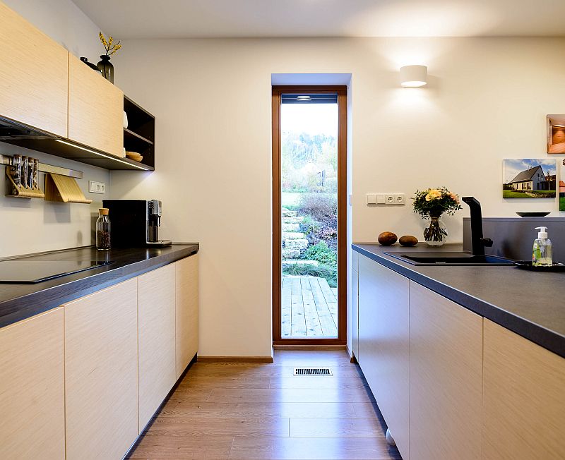 vzorove-pasivni-domy-atrea-koberovy-interier-kuchyne