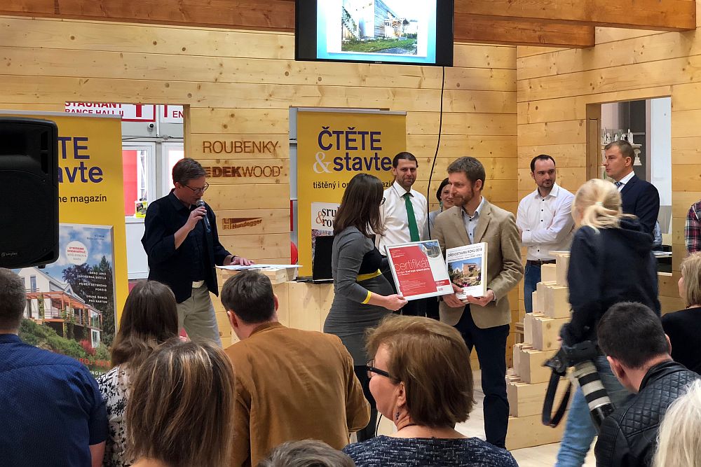 Vítězem kategorie montované dřevostavby je dřevostavba od Daniela Petříčka v licenci DOMY ATREA for-wood-vyhlaseni-ankety-drevostavba-roku-2018-vitez-kategorie-montovane-drevostavby