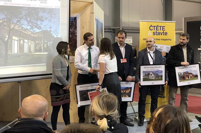 for-wood-2019-vyhlaseni-ankety-drevostavba-roku-2019-vitez-kategorie-montovane-drevostavby-archcon-drevostavby-biskup