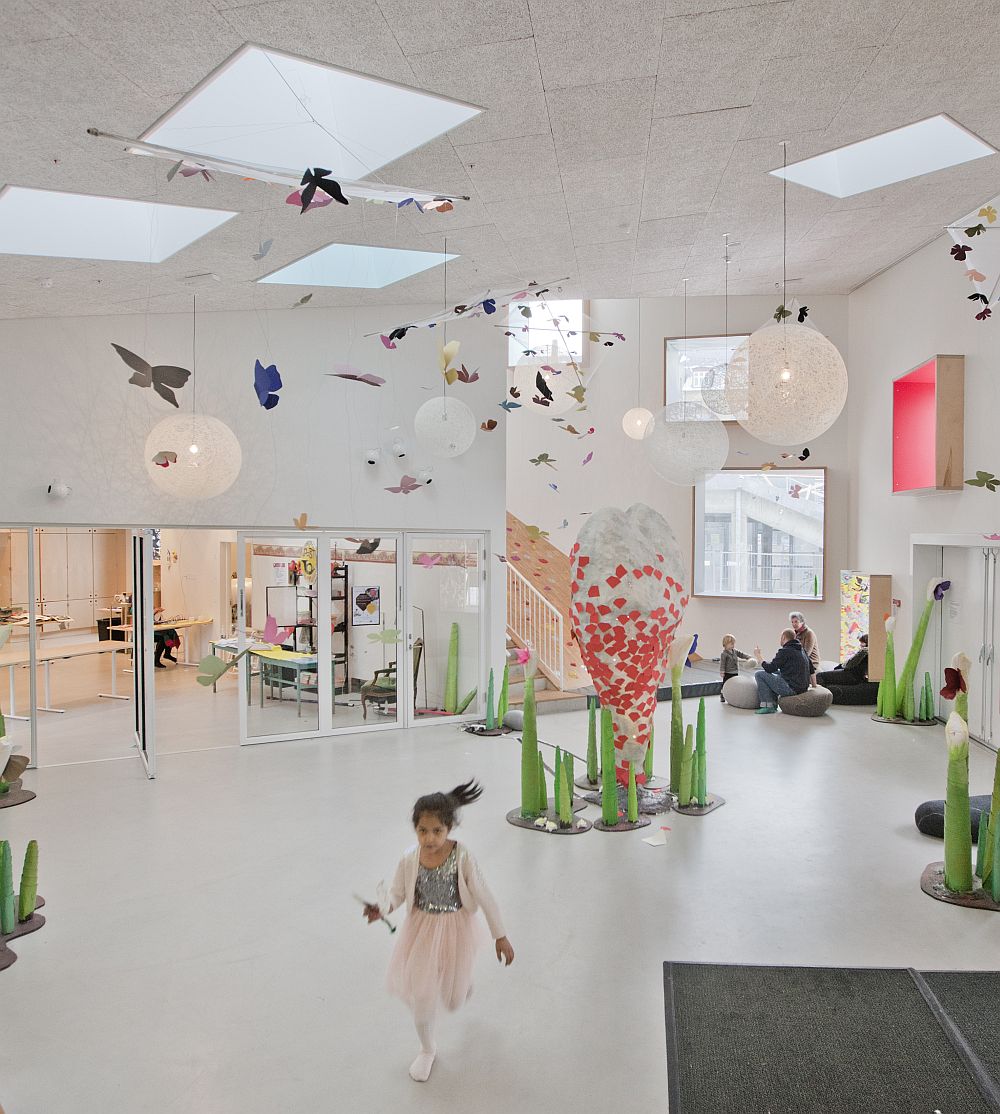 drevostavba-detske-kulturni-centrum-kodan-dansko-interier-hracky-a-deti