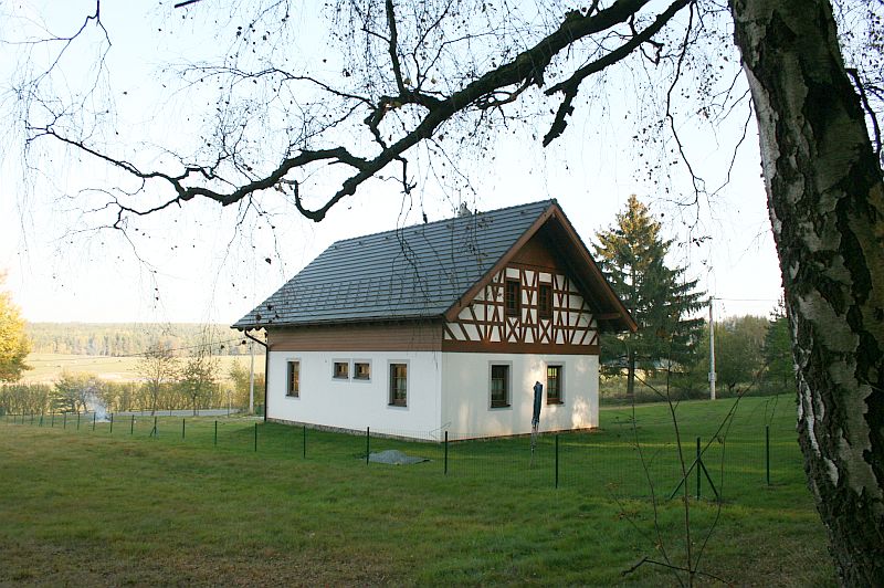 drevostavba-dum-na-samote-navrat-k-predkum-elk-exterier-3