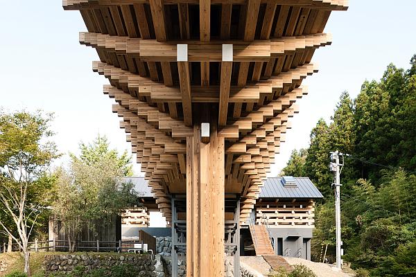 drevostavba-galerie-v-drevenem-mostu-japonsko-exterier-5