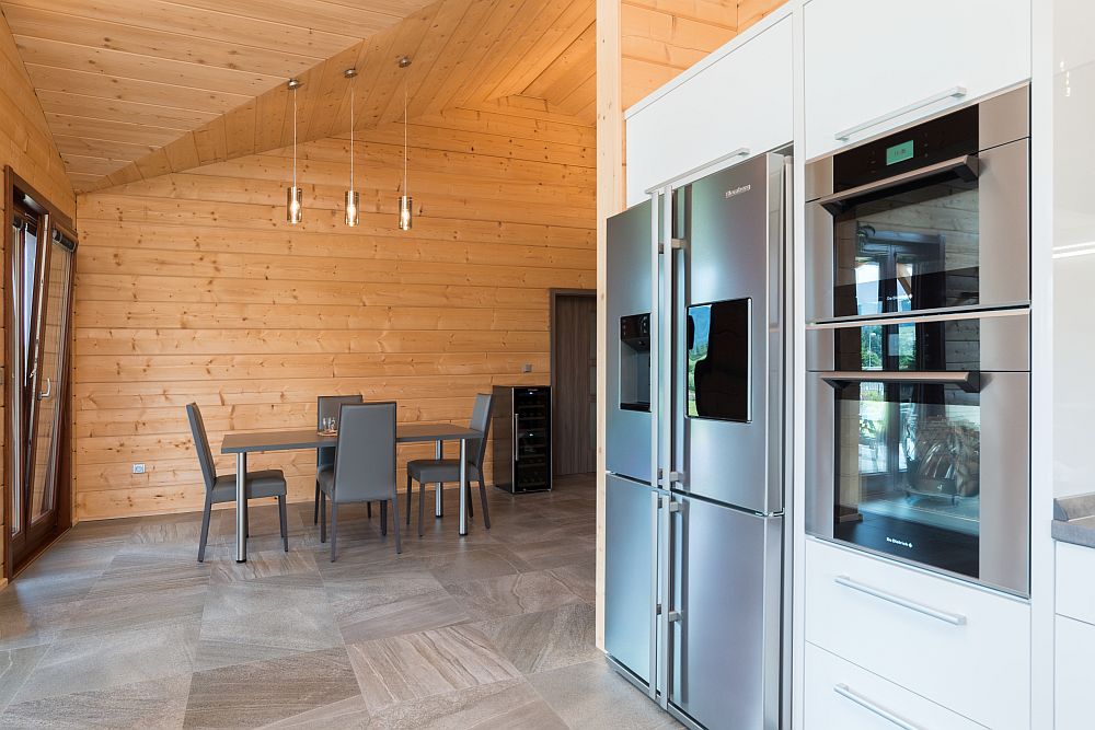 jidelna-v-masivni-drevostavbe-bartos-1