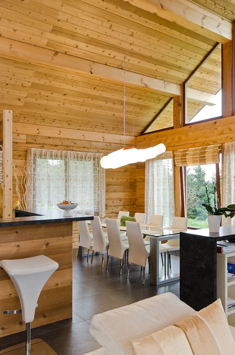 jidelna-v-masivni-drevostavbe-bartos-4