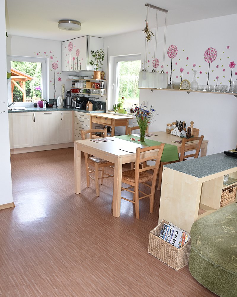 moderni-drevostavba-bungalov-vela-100-plzen-jih-interier-hlavni-obytny-prostor