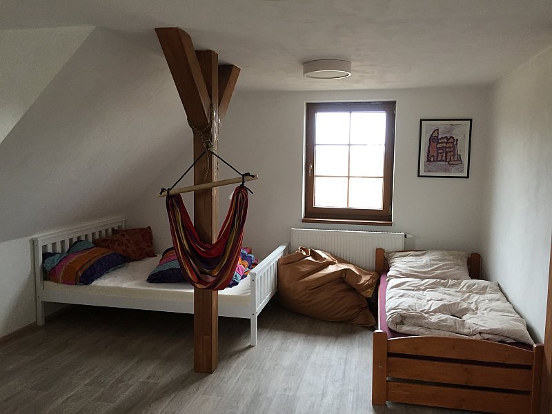 moderni-patrova-drevostavba-ekopanely-servis-interier-loznice