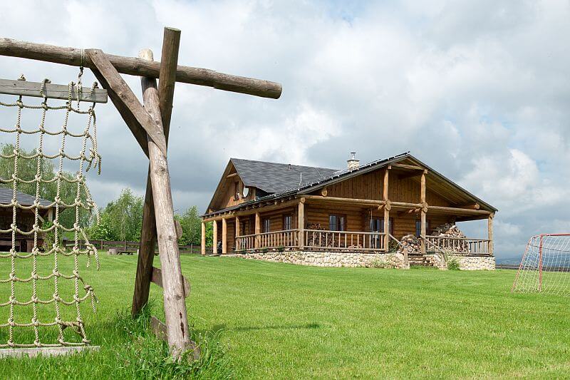 srub-masivni-drevostavba-ranc-exterier-terasa-zahrada-hriste