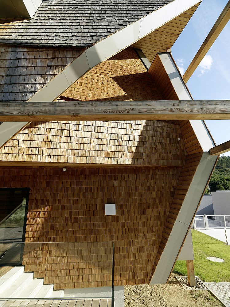 kancelarksa-budova-ze-dreva-drevostavba-office-off-rakousko-exterier-2