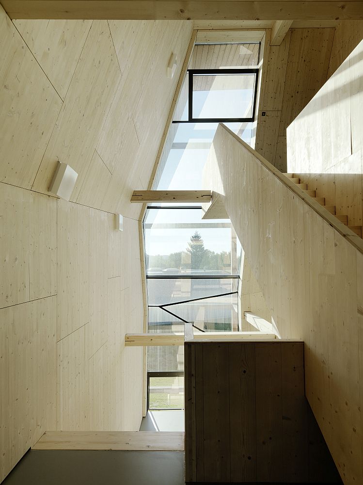 kancelarksa-budova-ze-dreva-drevostavba-office-off-rakousko-interier-4