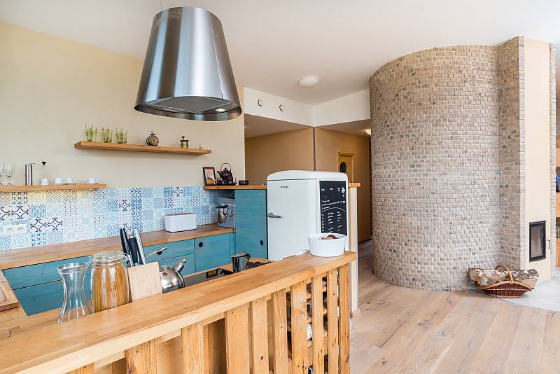 ostruvkova-prostorova-digestor-interier-kuchyne-krbova-vlozka