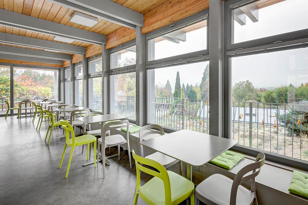 multifunkcni-drevostavba-altan-v-botanicke-zahrade-interier-1