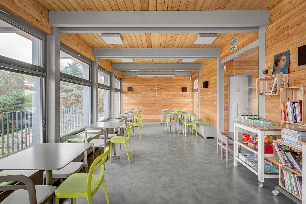 multifunkcni-drevostavba-altan-v-botanicke-zahrade-interier-3