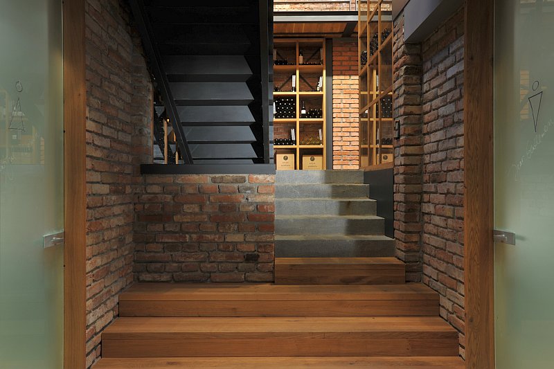 interier-schody-sklednene-dvere