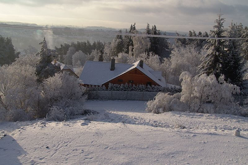 DrevoaStavby.cz | Roubenka sv&eacute;pomoc&iacute;