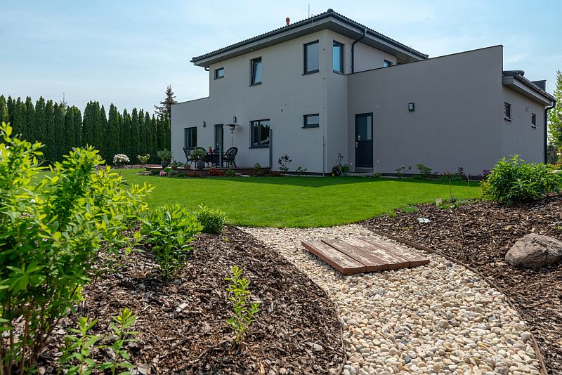 navsteva-drevostavby-obavy-jsou-zbytecne-exterier-zadni-pohled-zahrada