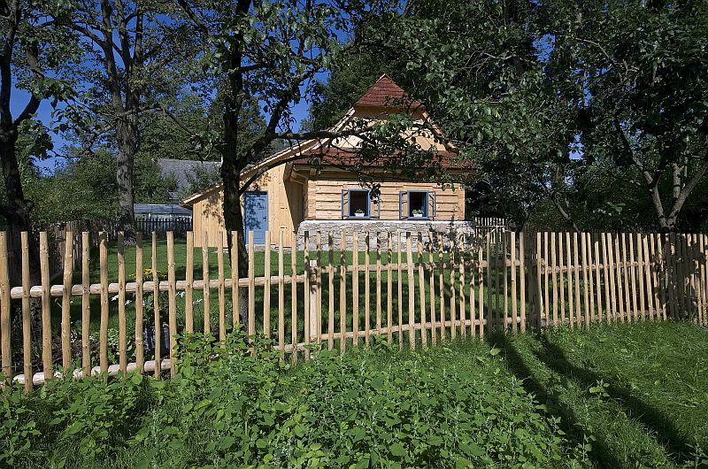 DrevoaStavby.cz | M&iacute;sto rekonstrukce do&scaron;lo na stavbu nov&eacute; poloroubenky