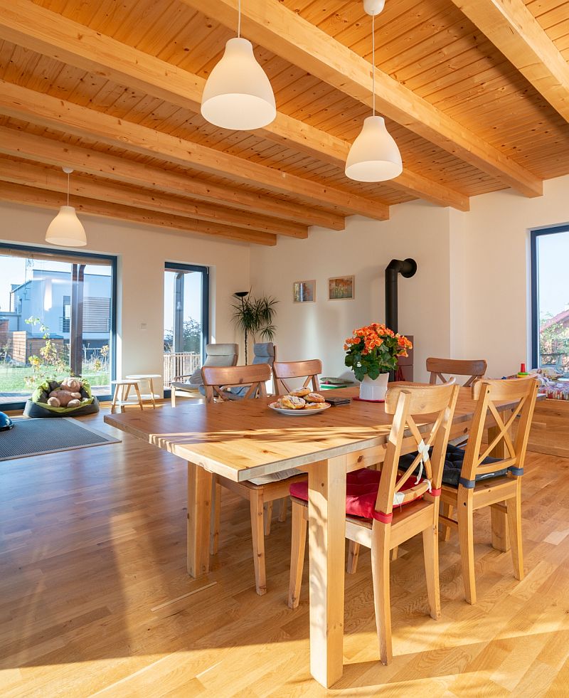 navsteva-drevostavby-iniciovano-zivotem-palis-plzen-interier-jidelni-kout