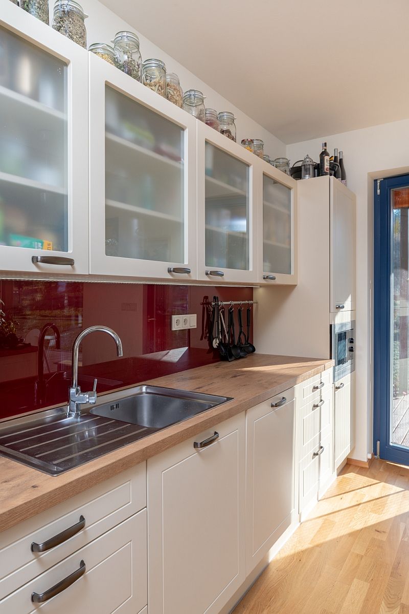 navsteva-drevostavby-iniciovano-zivotem-palis-plzen-interier-kuchyne