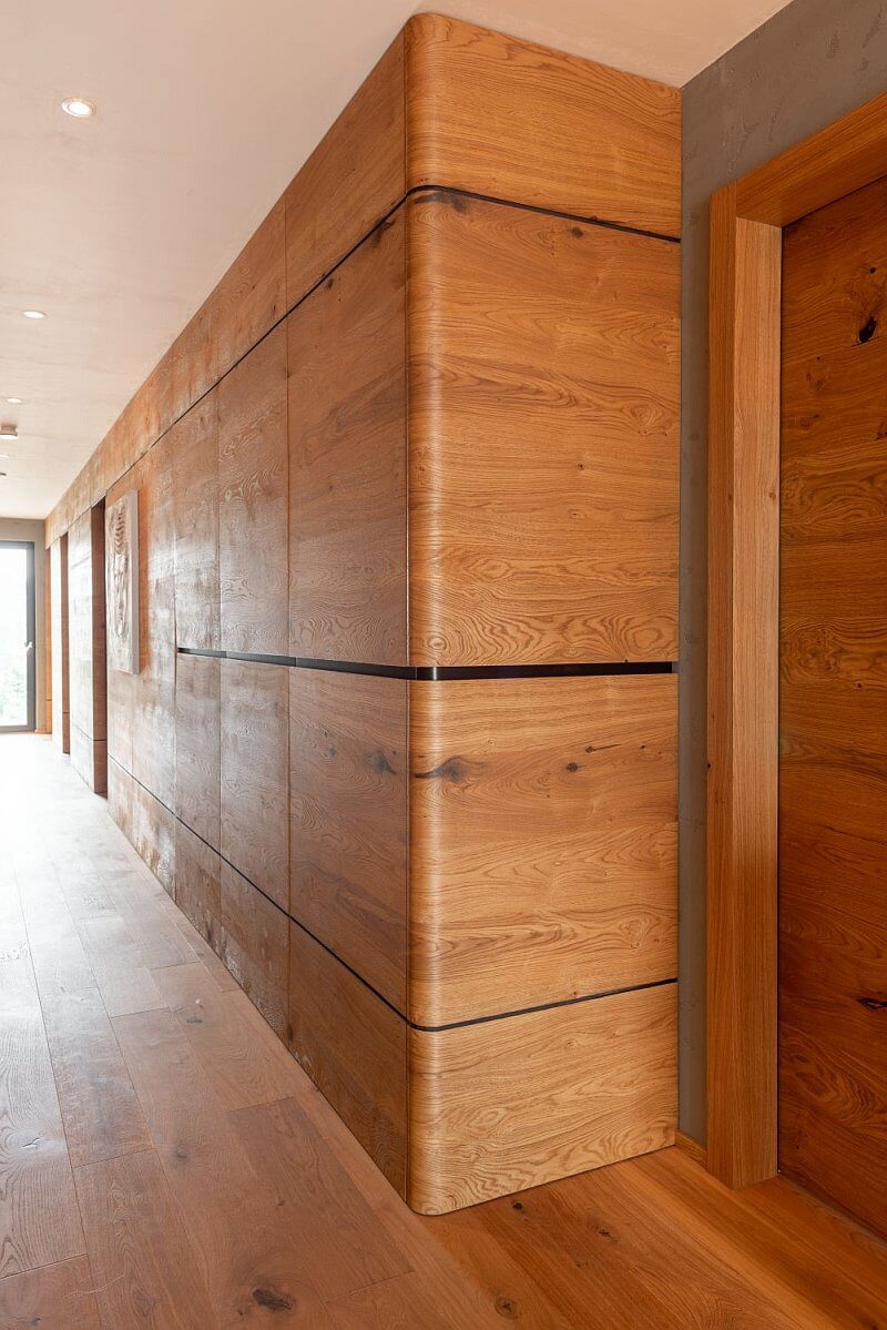 navsteva-drevostavby-konecne-ten-pravy-lucern-interier-chotba-drevene-skrine-tinified