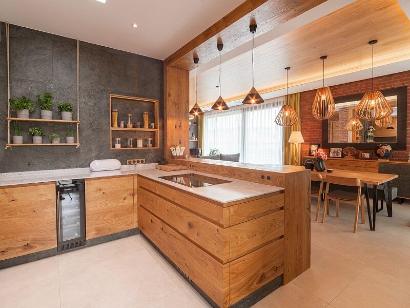 navsteva-drevostavby-konecne-ten-pravy-lucern-interier-kuchyne-tinified