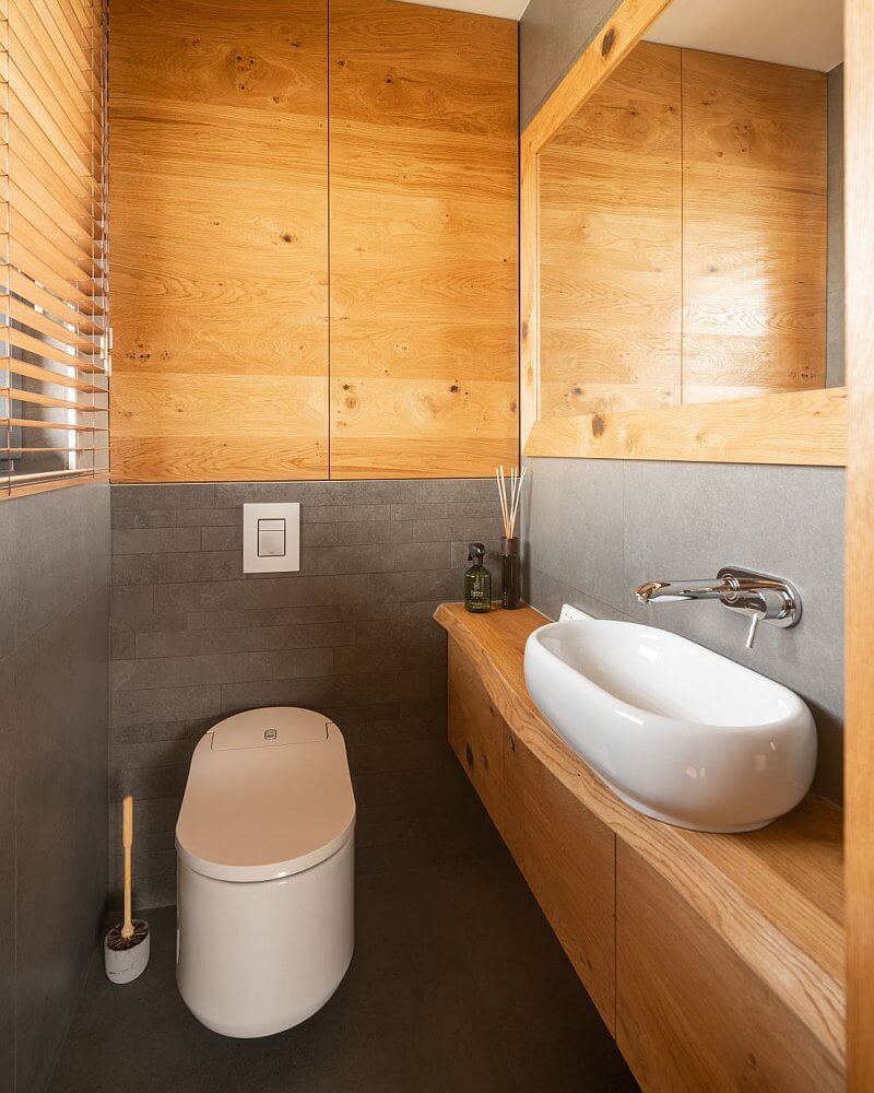 navsteva-drevostavby-konecne-ten-pravy-lucern-interier-wc-tinified