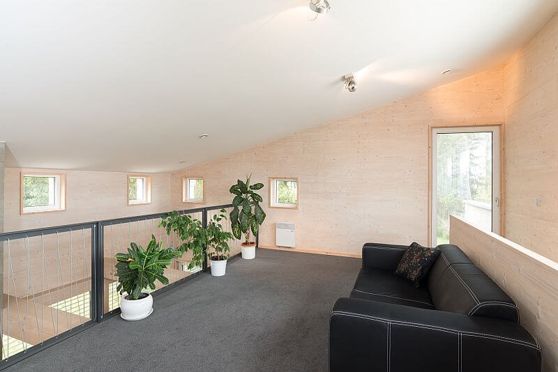 navsteva-drevostavby-novodoba-tvrz-prodesi-domesi-interier-galerie-pohledove-drevo