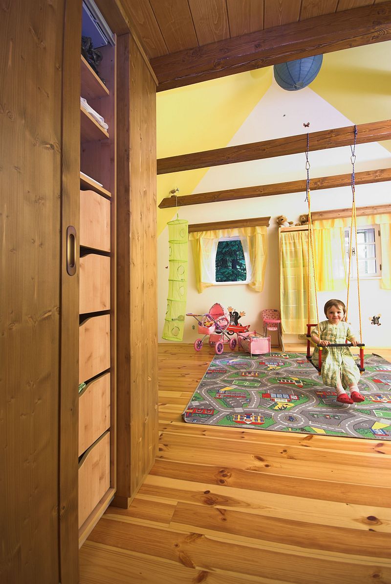 navsteva-drevostavby-roubenka-v-souladu-s-tradici-atrea-interier-detsky-pokoj